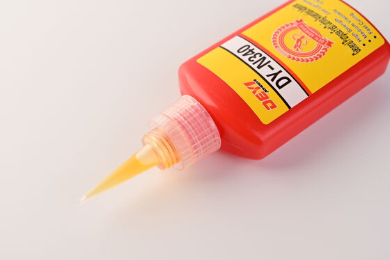 Threadlocker Yapıştırıcı Anaerobik Yapıştırıcı Yumuşak Sarı, montajlarda güvenli ve sızıntıya karşı iplik kilitlemesi sağlamak için tasarlanmıştır